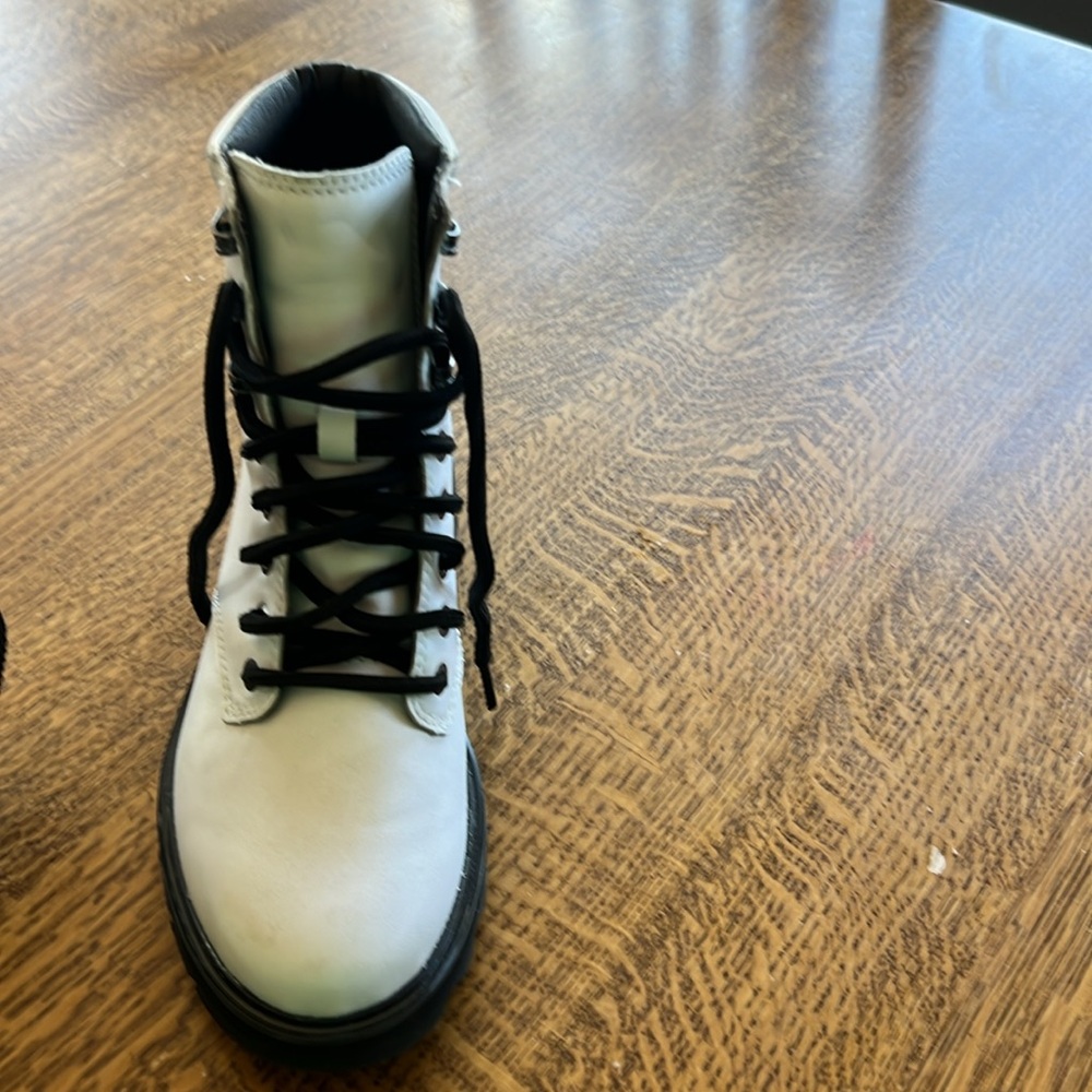 Sorel “Lennox”waterproof white boots - Picture 3 of 8